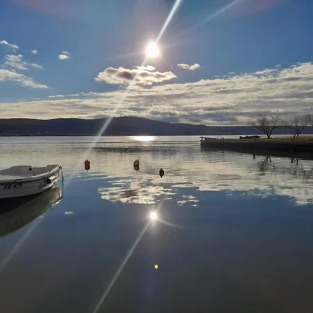 Tomic بيت ضيافة سيلين