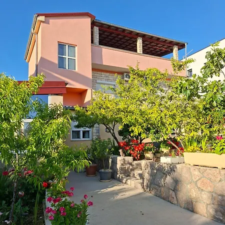 Tomic Guest house *